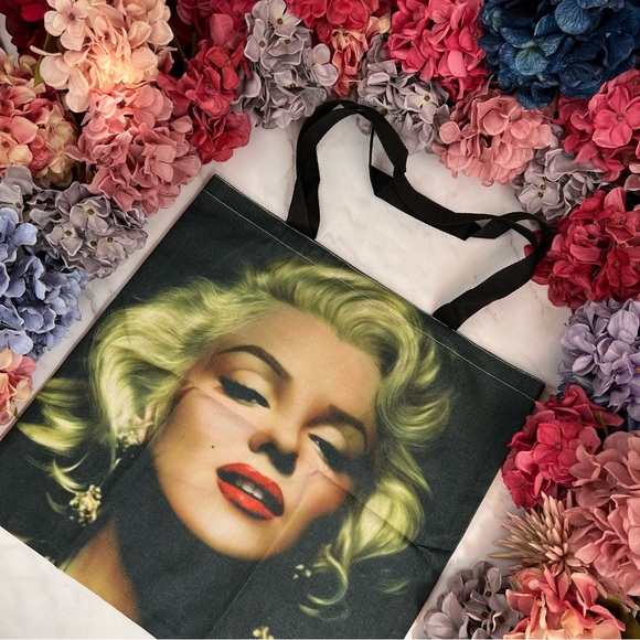 Eco-Friendly Iconic Marilyn Monroe Folding Tote Bag - Picture 3 of 15